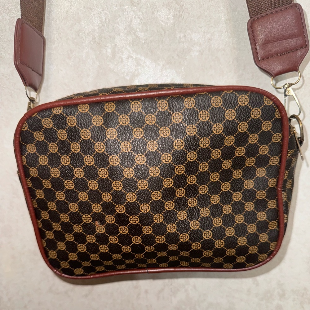 Close up pictures of the details of the coin pouch and crossbody purse.